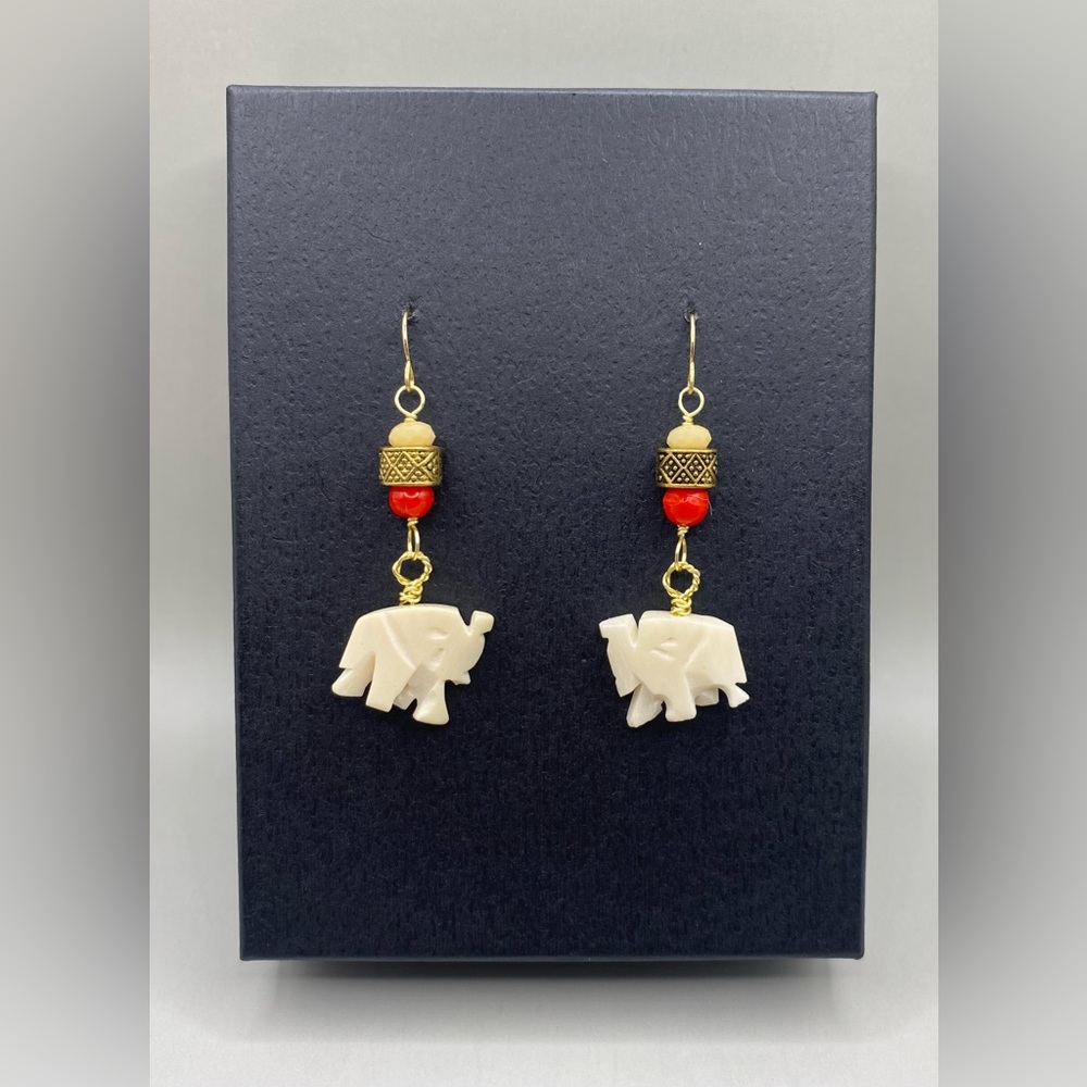 🌟2/$20 ❤️🐘Bohemian Elephant Earrings
